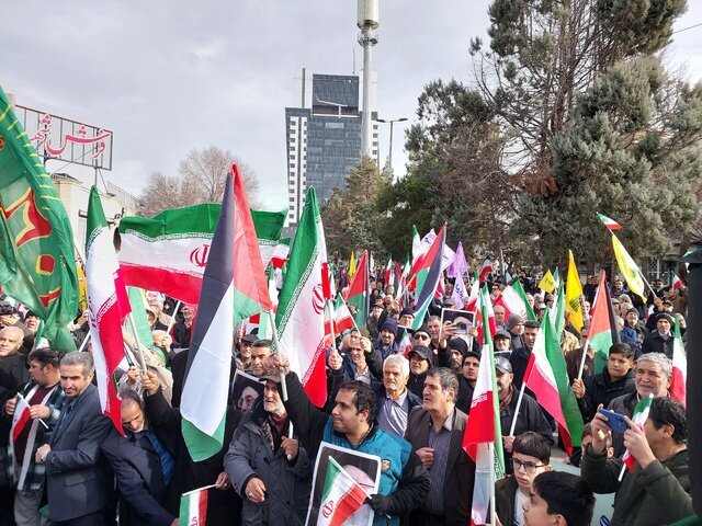 راهپیمایی سراسری مردم ایران در یوم‌الله ۲۲ بهمن آغاز شد