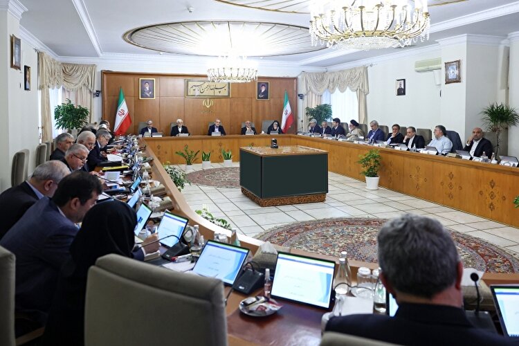 حضور هنرمندان در صحنه در فضای غبارآلود قابل ستایش است