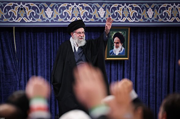 گزارش تصویری | دیدار هزاران نفر از مردم آذربایجان شرقی با رهبر انقلاب