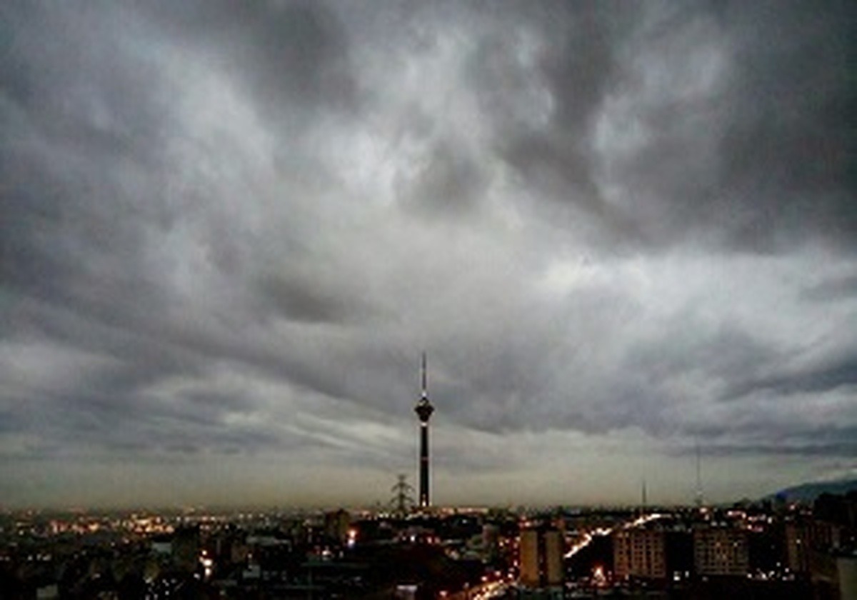 افزایش نسبی دما و وزش باد در تهران طی شنبه