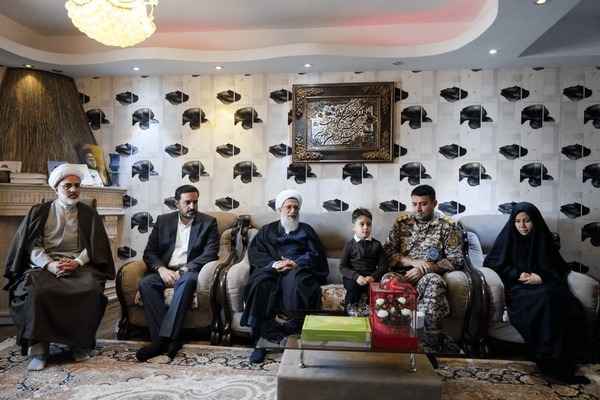 نمایندگان رهبر انقلاب در منازل برخی از جانبازان