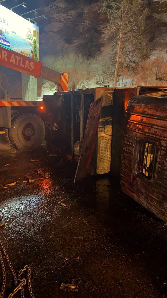 تصادف سمند و خودروی حمل سوخت سیار تصادف سمند و خودروی حمل سوخت سیار