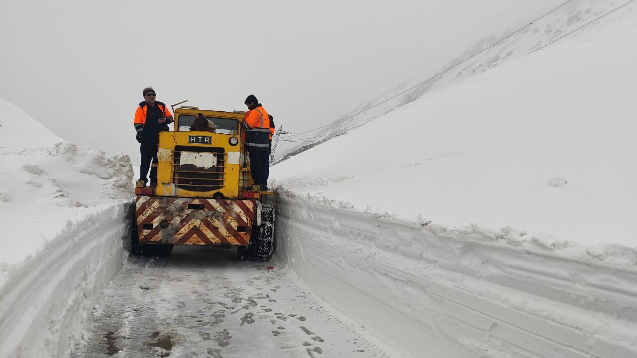 آمار و ارقامی که نماد خدمتی مخلصانه و بی وقفه میان برف اند