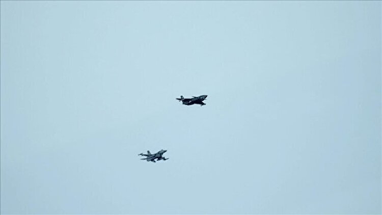 رویارویی جنگنده‌های آمریکایی و چینی بر فراز دریای زرد