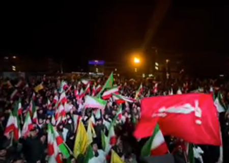 ببینید | در میدان انقلاب امشب همه یک امت‌ واحد هستند