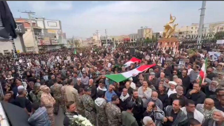 مراسم تشییع پیکر شهدای دانش آموز در میناب