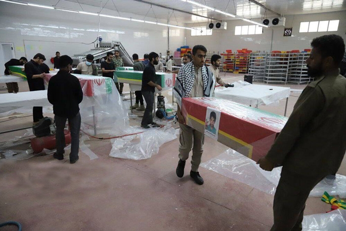 مراسم تشییع پیکر شهدای دانش آموز در میناب