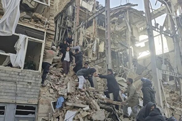 چه اقداماتی برای کمک به فرد زیر آوار مانده باید انجام داد؟