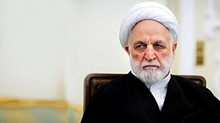 با افرادی که در راستای منافع دشمن عمل کنند برخورد می شود