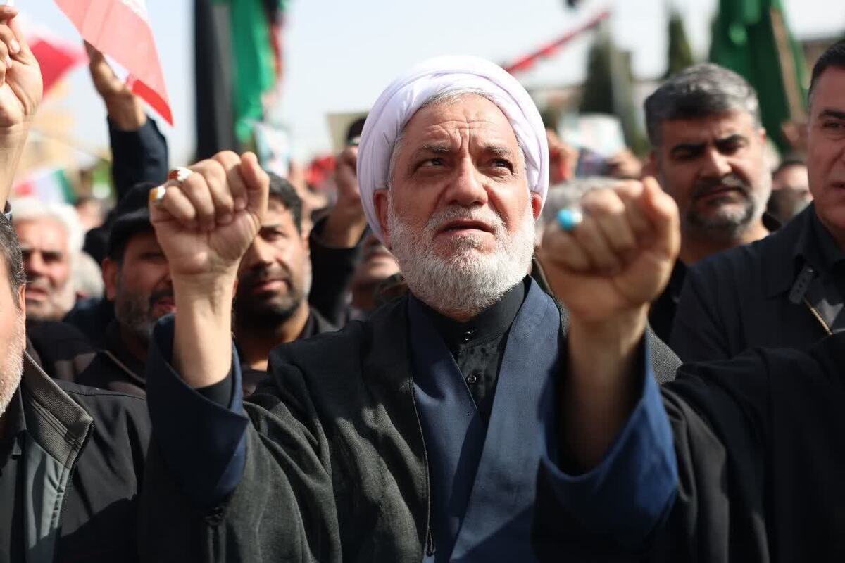 مردم از نیروهای مسلح در ادامه راه پر افتخار خود حمایت می‌کنند