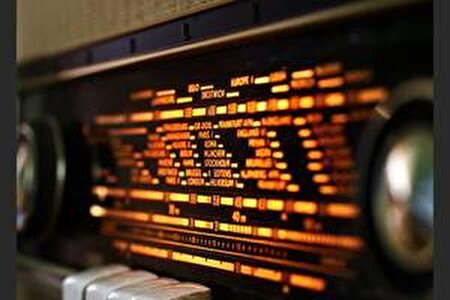 رادیو حماسه؛ پژواک صدای ملت استوار ایران در نبرد میان نور و تاریکی است