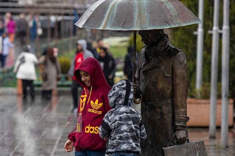 بارش باران در ۱۳ استان ایران