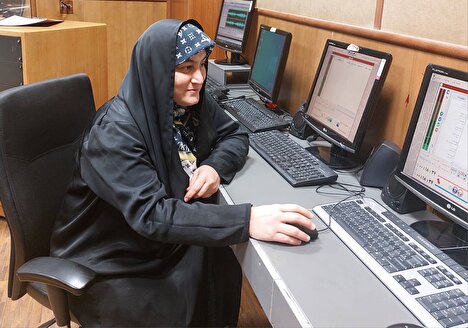 شب قدر متفاوت انقلاب با انتخاب آیت‌الله سید مجتبی خامنه‌ ای به عنوان رهبر جدید