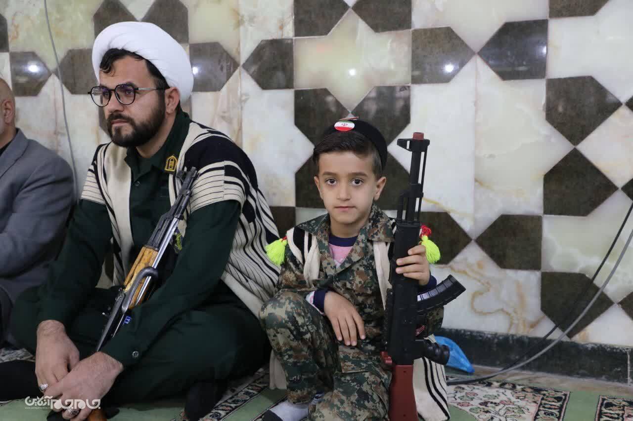 شکوه بیعت بختیاری‌های برنو به دست با رهبر انقلاب +تصاویر