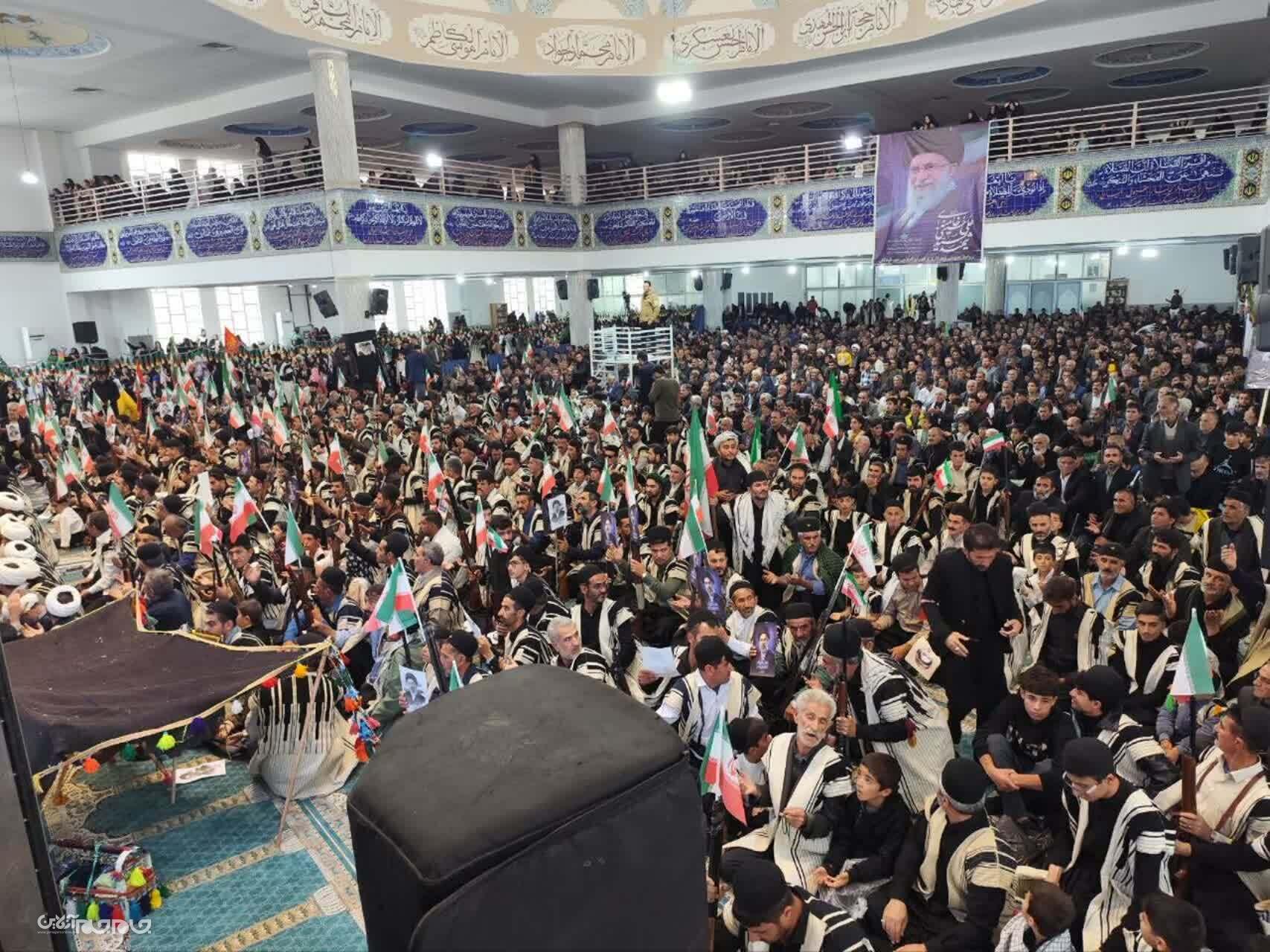 شکوه بیعت بختیاری‌های برنو به دست با رهبر انقلاب +تصاویر