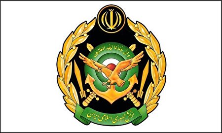 فرار ناو هواپیمابر آبراهام لینکلن با شلیک موشک ارتش