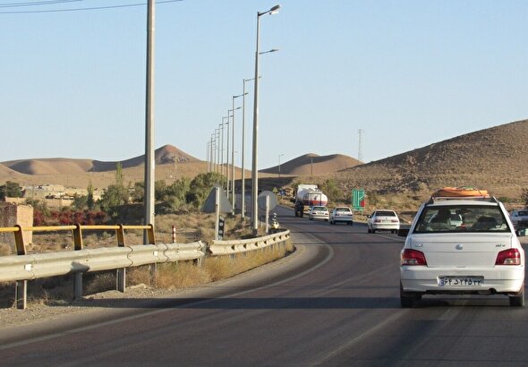 تردد روان در جاده‌های کشور / بارش برف و باران در محورهای مرکزی و غربی کشور
