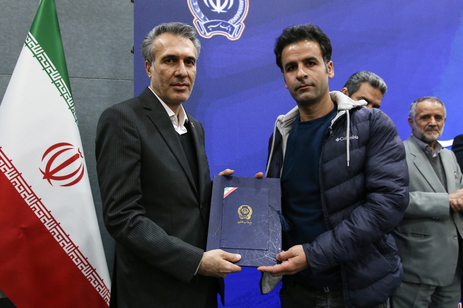 قرضالحسنه عهدی معنوی و سرمایهای برای عزت و خودکفایی است قرضالحسنه عهدی معنوی و سرمایهای برای عزت و خودکفایی است