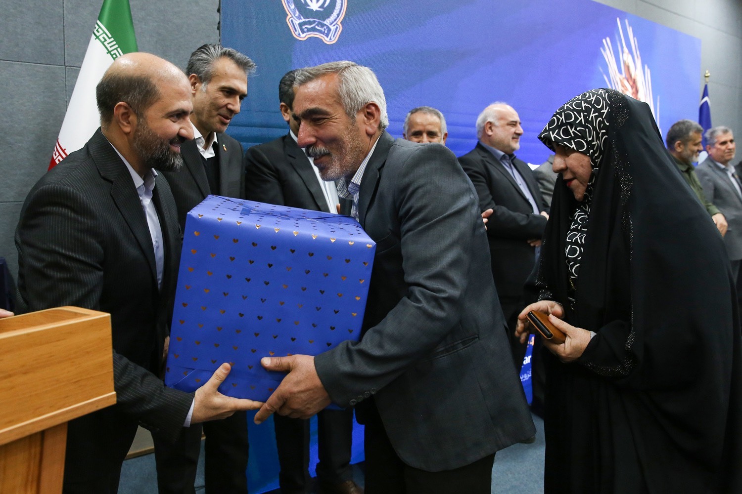 قرضالحسنه جلوه عینی بانکداری اسلامی و اقتصاد مبتنی بر اخلاق است قرضالحسنه جلوه عینی بانکداری اسلامی و اقتصاد مبتنی بر اخلاق است