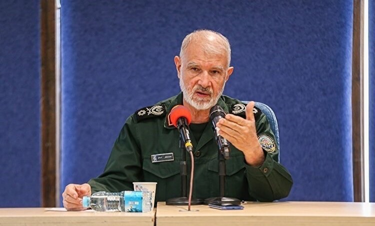 حضور ناوهواپیمابر در منطقه تبلیغاتی است