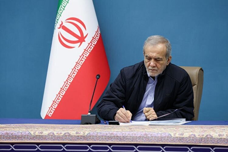 رئیس‌جمهور در پیامی درگذشت خواهر دکتر محسن رضایی را تسلیت گفت