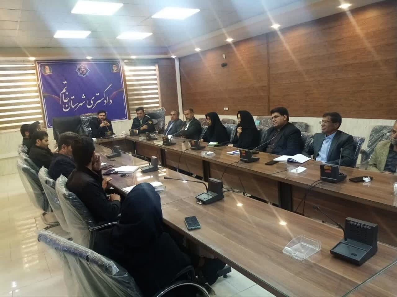 تشدید نظارت‌ها بر عملکرد واحدهای صنفی در شهرستان خاتم به مناسبت ماه رمضان