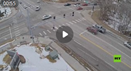 ببینید | فرو رفتن ناگهانی خیابان در آمریکا