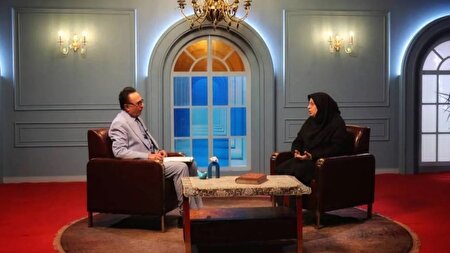 در برنامه گرانش، دانشمندان علوم طبیعی درباره خداشناسی سخن می‌گویند