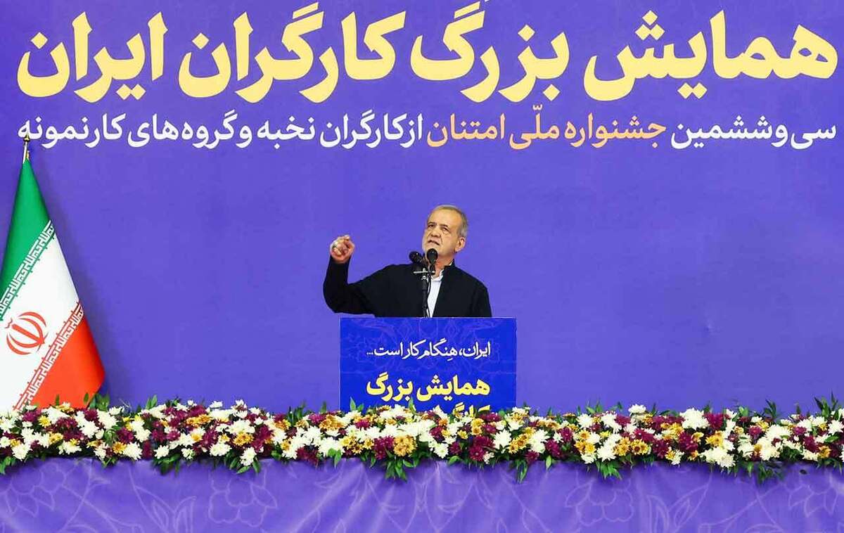 رئیس جمهور گفت: حادثه بندر شهید رجایی بسیار تلخ و موجب تاثر همه ما بود، در دولت تصویب کردیم که به خانواده بازماندگان این حادثه از هر نظر رسیدگی شود و اجازه نخواهیم داد این عزیزان در طول زندگی خود با مشکلی مواجه باشند.