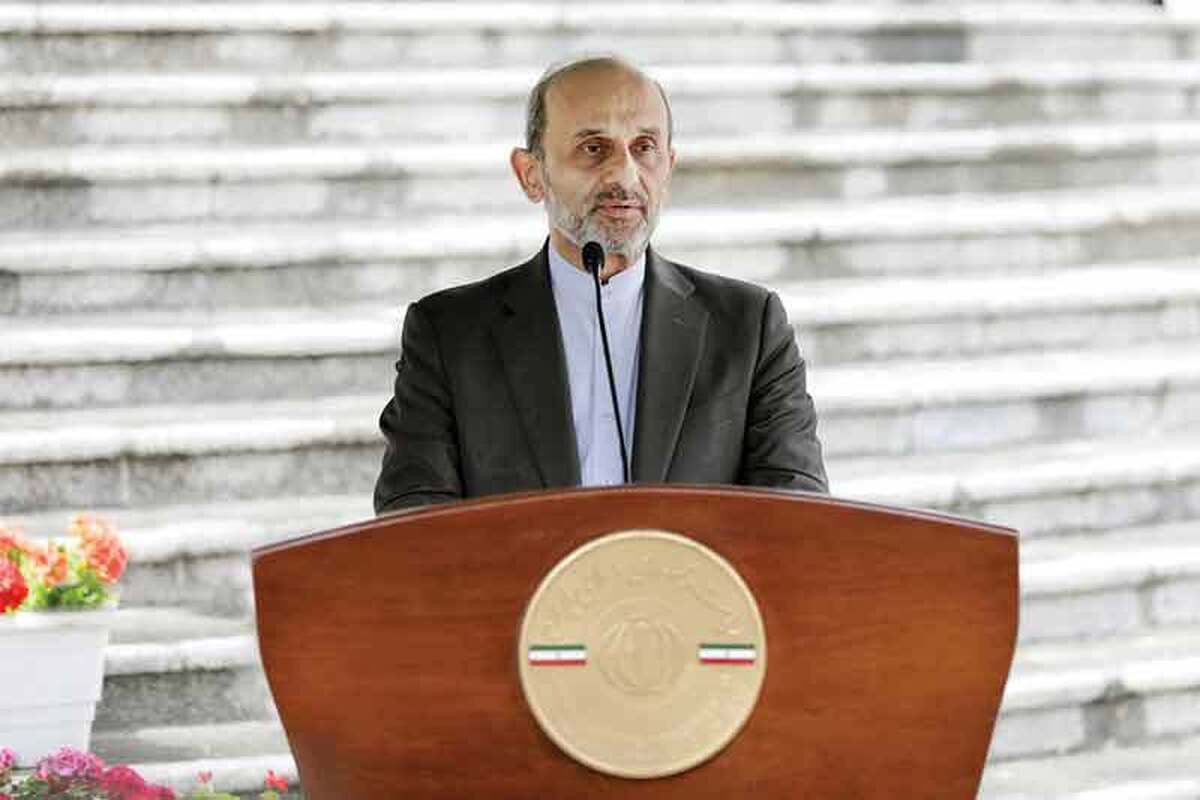 دکتر پیمان جبلی،رئیس رسانه‌ملی درحاشیه جلسه دولت در جمع خبرنگاران گفت: جزئیات وقوع خطای نابخشودنی در رسانه‌ملی بررسی شد و نتیجه بررسی این است که ترکیبی از بی‌توجهی شبه‌عمدی برضوابط تولید محتوا توسط عوامل تولید و سهل‌انگاری در فرآیندهای قبل از پخش، علت این خطا بوده است.