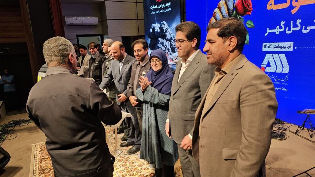 سخنگوی دولت گفت: عهد ما با کارگران بر سر پایبندی به مسیر عدالت پابرجاست و معتقدیم که وضعیت کارگران، یکی از واقعی‌ترین شاخص‌های تحقق عدالت در کشور است و این افراد ستون اقتصاد هستند. 