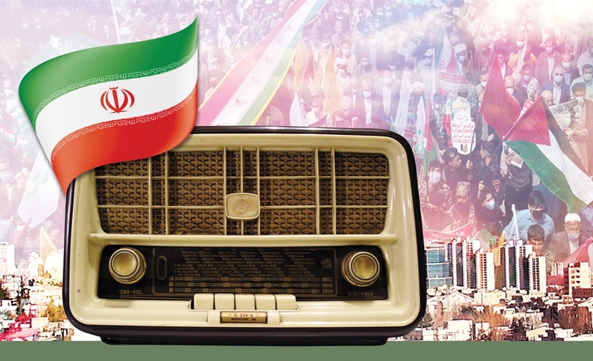 برنامه «رویداد» به همت گروه سیاسی اجتماعی رادیو گفت‌وگو از شنبه تا چهارشنبه حوالی اذان ظهر با تحلیل مهم‌ترین رویداد‌های روز ایران و جهان روی آنتن می‌رود. برنامه‌ای که از حضور کارشناسان و متخصصان خبره برای ارائه تحلیل اخبار روز بهره‌مند می‌شود و مهمانانی از جنس سخنگویان کمیسیون‌های مجلس، استانداران، سفرای ایران در کشورهای گوناگون و مسئولان عالی‌رتبه را روی خط ارتباطی برنامه دعوت می‌کند. یکی از نکات حائز اهمیت برنامه رویداد مخاطب‌محوری است که بسیار به آن توجه شده است.