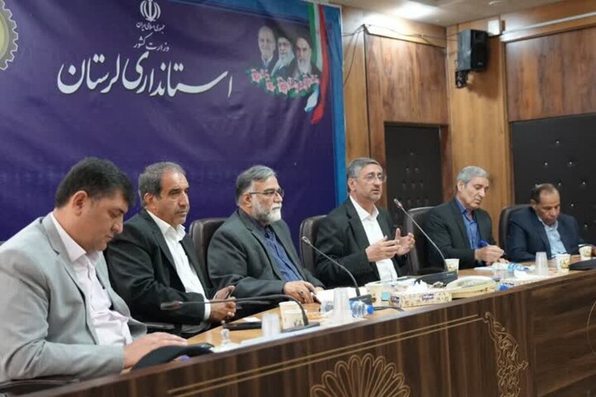 خرم‌آباد – جام جم آنلاین-استاندار لرستان، تأکید کرد: دعواهایی که بین جریان‌ها و گروه‌ها شکل می‌گیرد، مانع رسیدن به اهداف اصلی ما می‌شود.