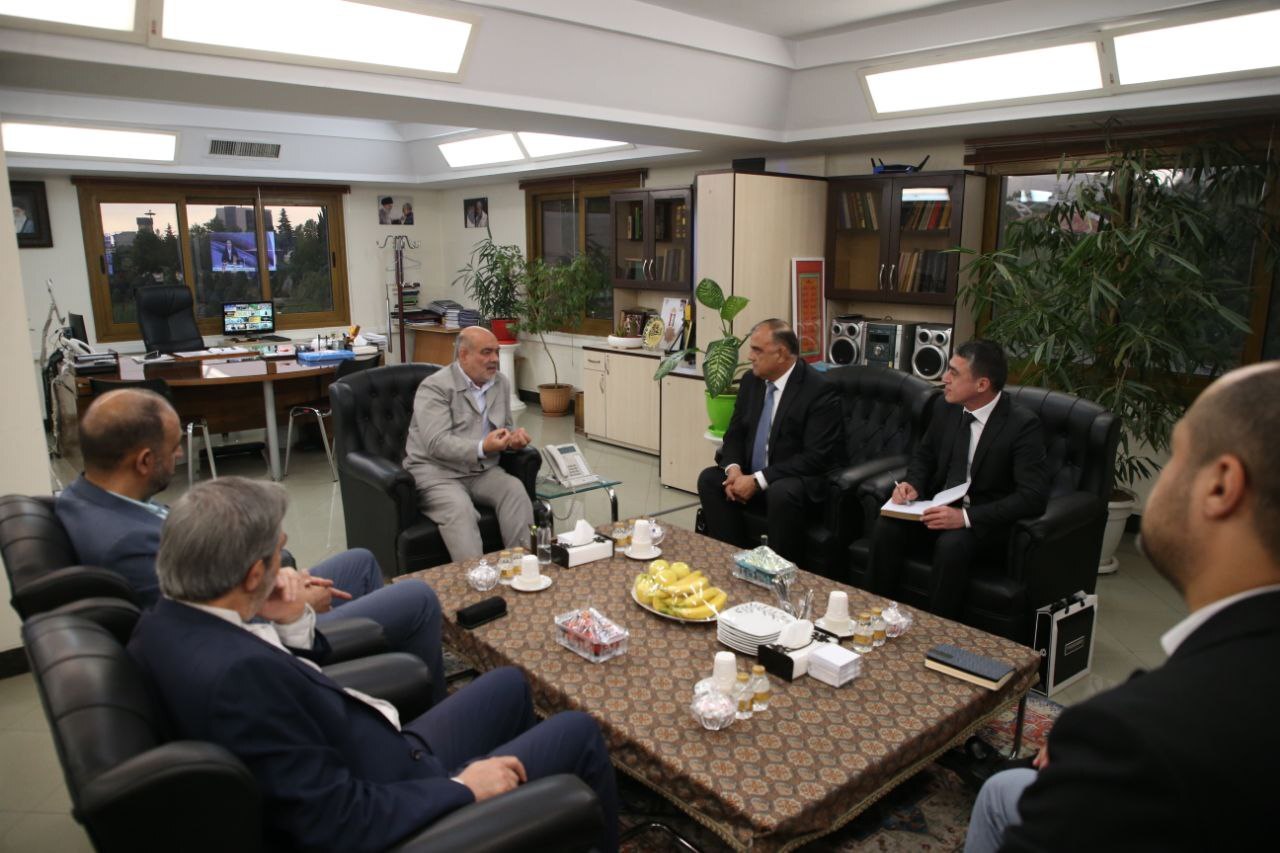 همکاری برای ساخت برنامههای مشترک رادیویی با موضوع پاسداشت زبان فارسی همکاری برای ساخت برنامههای مشترک رادیویی با موضوع پاسداشت زبان فارسی