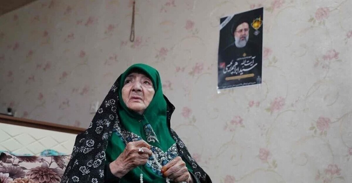 در آستانه نخستین سالگرد شهادت خادم جمهور، مسعود پزشکیان، رئیس جمهور به دیدار مادر شهید رئیسی رفت.