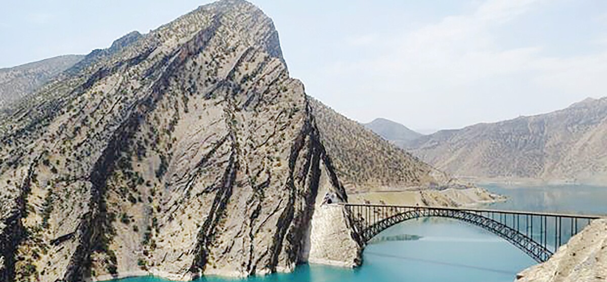 ایران در پنجمین سال خشکسالی قرار گرفته و بیش از پیش مدیریت منابع آبی لازم است. براساس آمارها بخش کشاورزی بیشترین مصرف آب را دارد و پس از آن بخش خانگی و صنعت در رتبه‌های بعدی قرار دارند. یکی از موضوعاتی که در خشکسالی باعث نگرانی می‌شود موضوع کاهش تولید محصولات کشاورزی است.