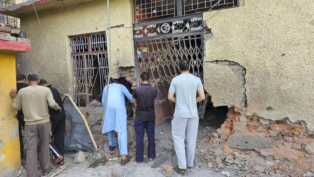 حمله پاکستان به هند دست‌کم ۱۲ کشته برجا گذاشت