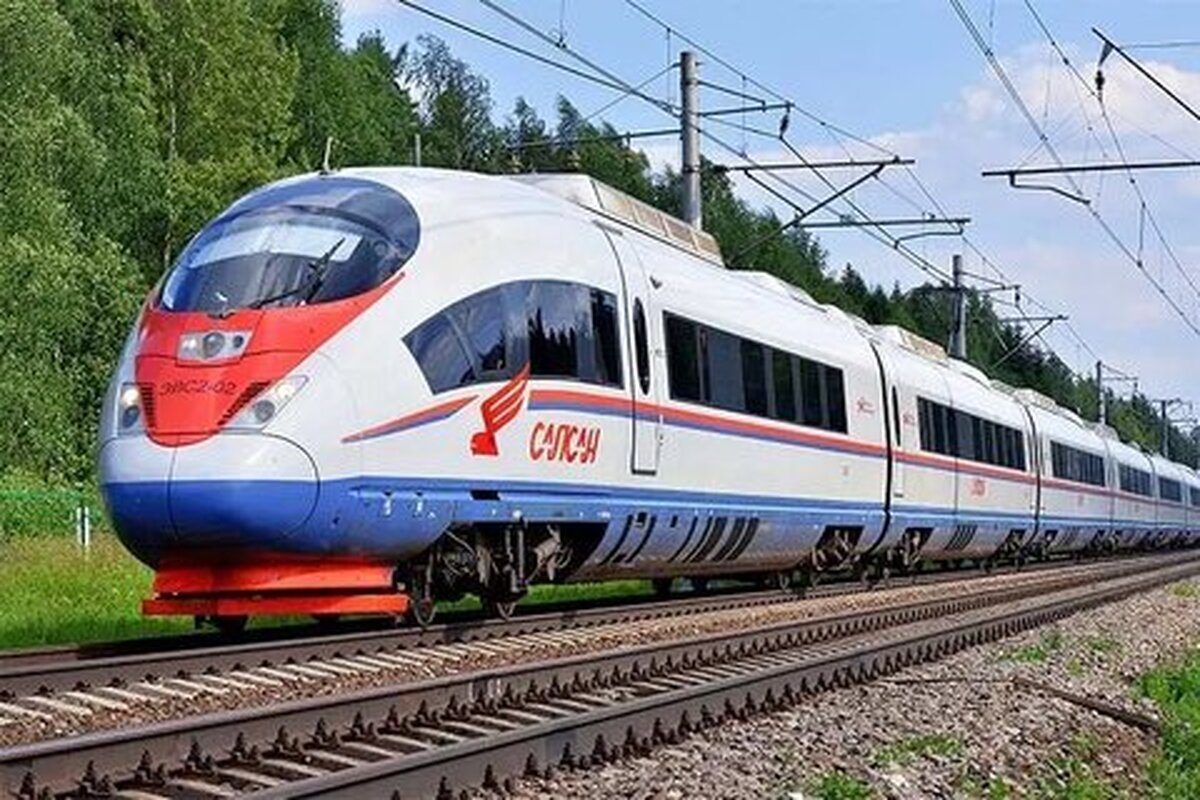 گردشگران برای «بلعیدن قطار» به یکی از قطب‌های گردشگری در جنوب غربی چین هجوم می‌برند و بازار عکاسی را داغ کرده است!