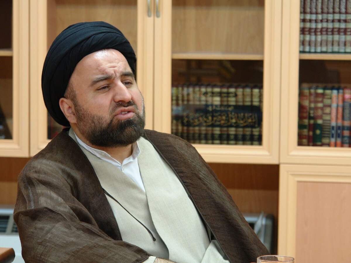 پیام تاریخی رهبر معظم انقلاب امروز، هفدهم اردیبهشت، نهم ذیقعده ۱۴۴۶ قمری، به مناسبت یکصدمین سالگرد احیا یا بازتأسیس حوزه علمیه قم، بسیار مهم است. حوزه‌ای که اصل و منشأ شروعش از آیه نفر (با فتح اول و سکون ف) است.