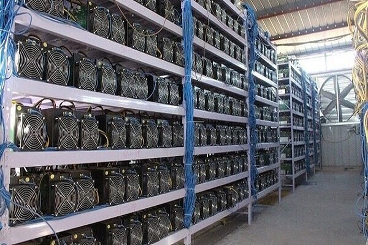وزیر نیرو با ارائه آمارهایی از سهم استخراج غیرمجاز رمز ارز در وقوع ناترازی، تاکید کرد: با استخراج غیر مجاز رمز ارز برخورد جدی خواهد شد.