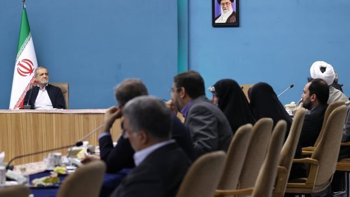 پزشکیان: برای اصلاح جدی و اساسی جامعه باید کار را از خانواده، مدرسه و دانشگاه آغاز کنیم
