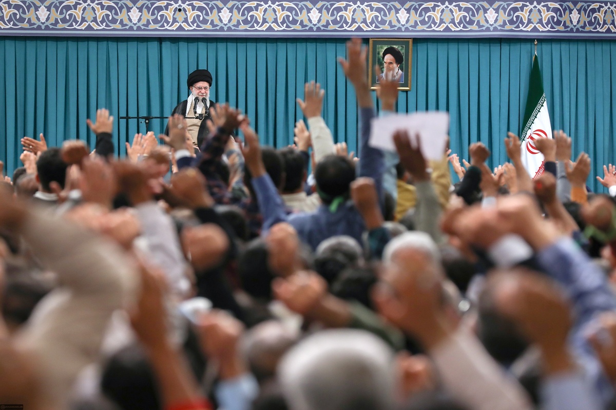 ببینید | پنجره متفاوتی به دیدار کارگران با رهبر انقلاب