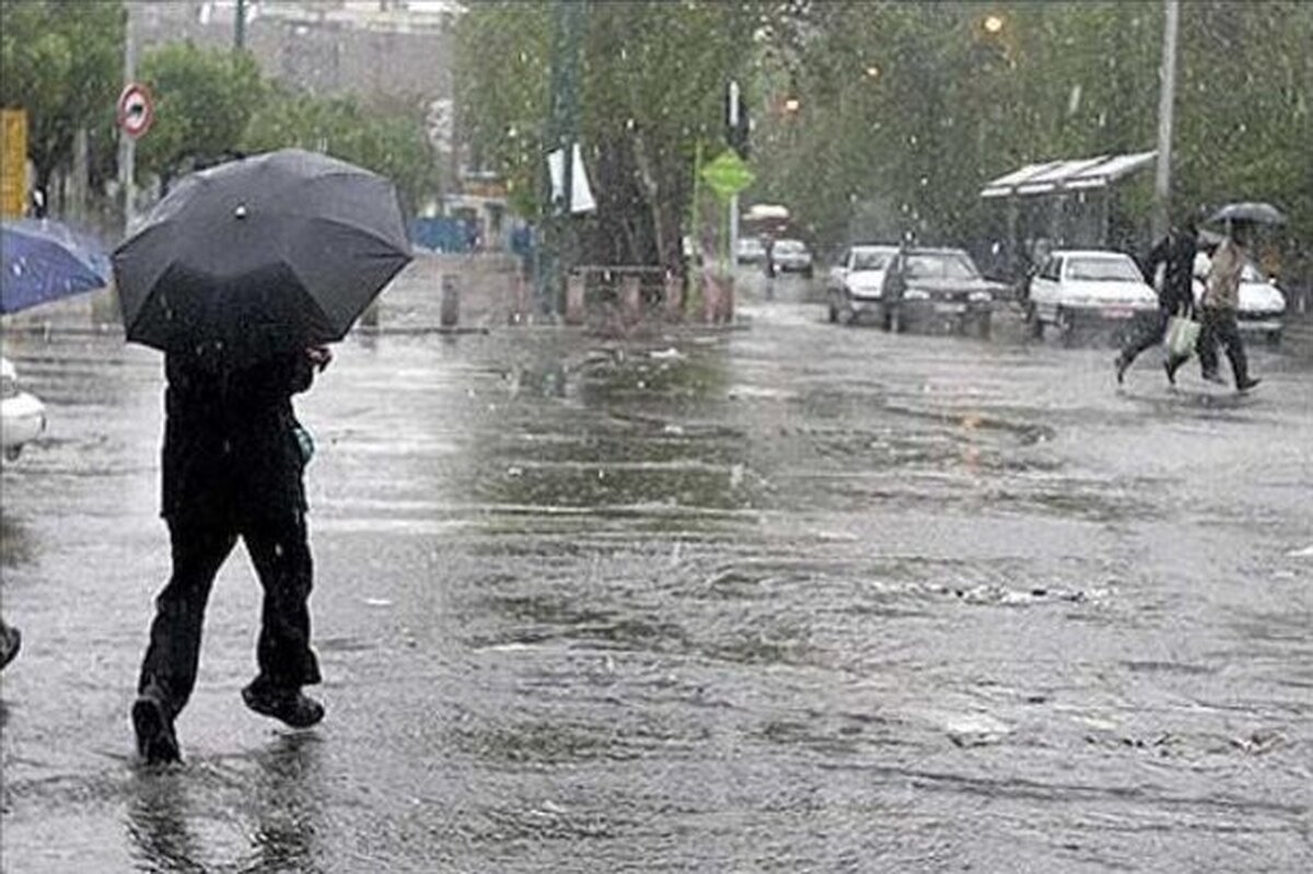 کارشناس هواشناسی گفت: فعالیت بارش‌های موسمی طی دو روز آینده در جنوب شرق کشور آغاز می‌شود و تا پایان هفته از شدت گرما در نیمه غربی کشور کاسته خواهد شد.
