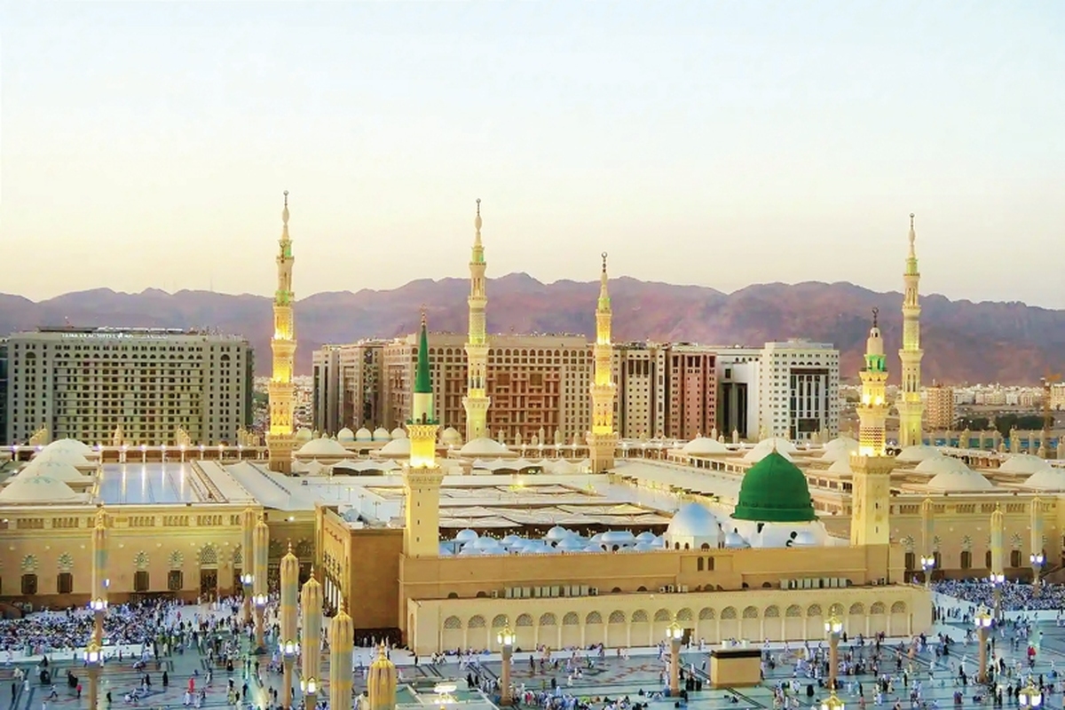 زیر سایه نخلستان مدینه