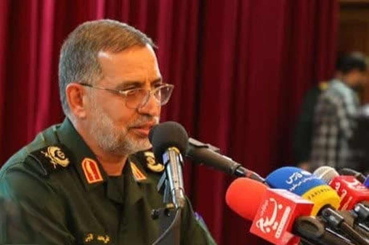 سخنگو و معاون روابط عمومی سپاه پاسداران گفت: برخی از افراد و رسانه ها با انتقال پیام ضعف و انفعال برای دشمن فرصت خلق می کنند و دشمن را به رفتار تهاجمی و زیاده خواهی تشویق می کنند.