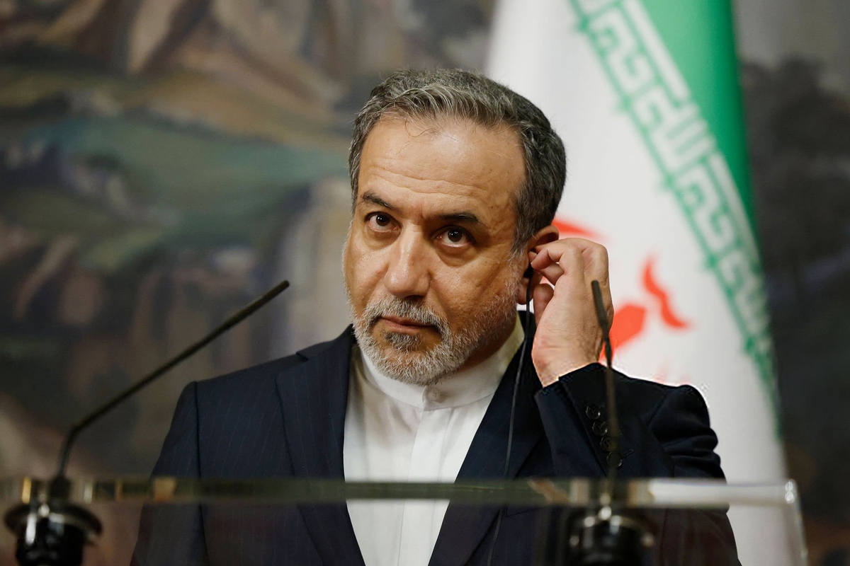 وزیر امورخارجه پس از جلسه هیات دولت: این آمریکا بوده که از طریق تحریم‌های خودش در طول چهل و چند سال گذشته و با فشارهای خودش و با تهدیدات نظامی و غیرنظامی جلوی پیشرفت ملت ایران را گرفته است؛ آن کسی که عامل مشکلات اقتصادی هست آمریکاست.