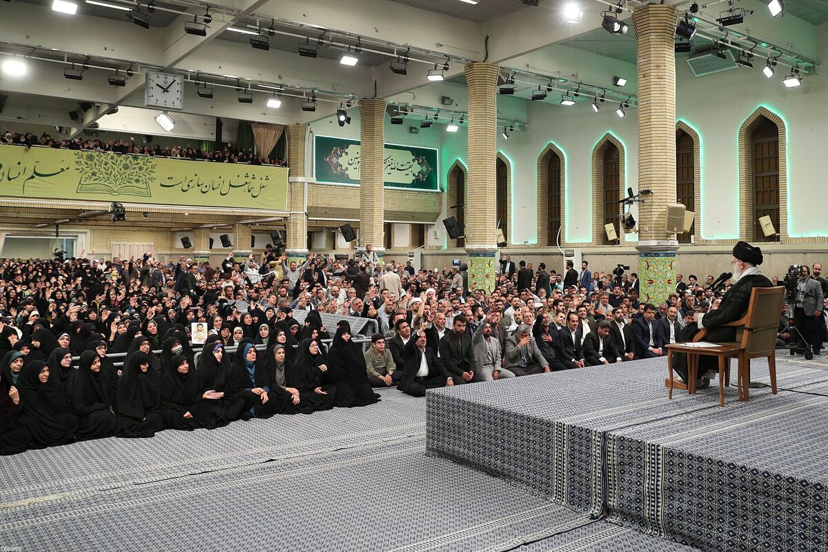 ببینید | پنجره متفاوتی به دیدار صبح امروز معلمان با رهبر انقلاب