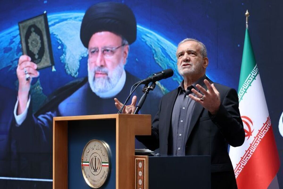رئیس‌جمهور،گفت: همه مسلمانان موظف به مقابله با ظلم و بی عدالتی هستند و باید برای اجرای عدالت و دفاع از مظلوم تلاش کنند.