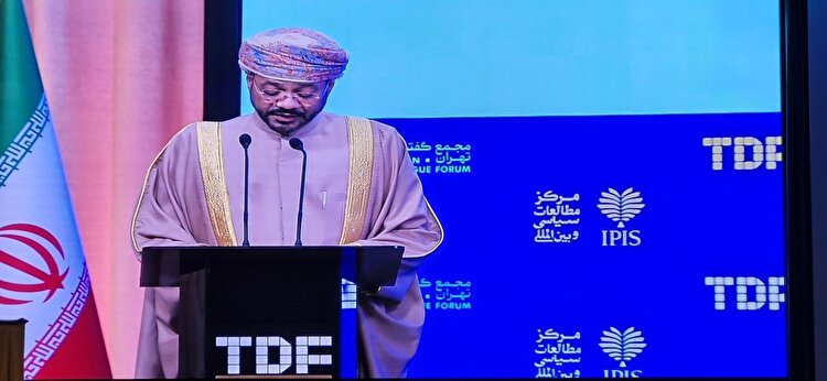 وزیر خارجه عمان: مسقط با جدیت به پیمودن مسیر دشوار گفت‌وگو متعهد است