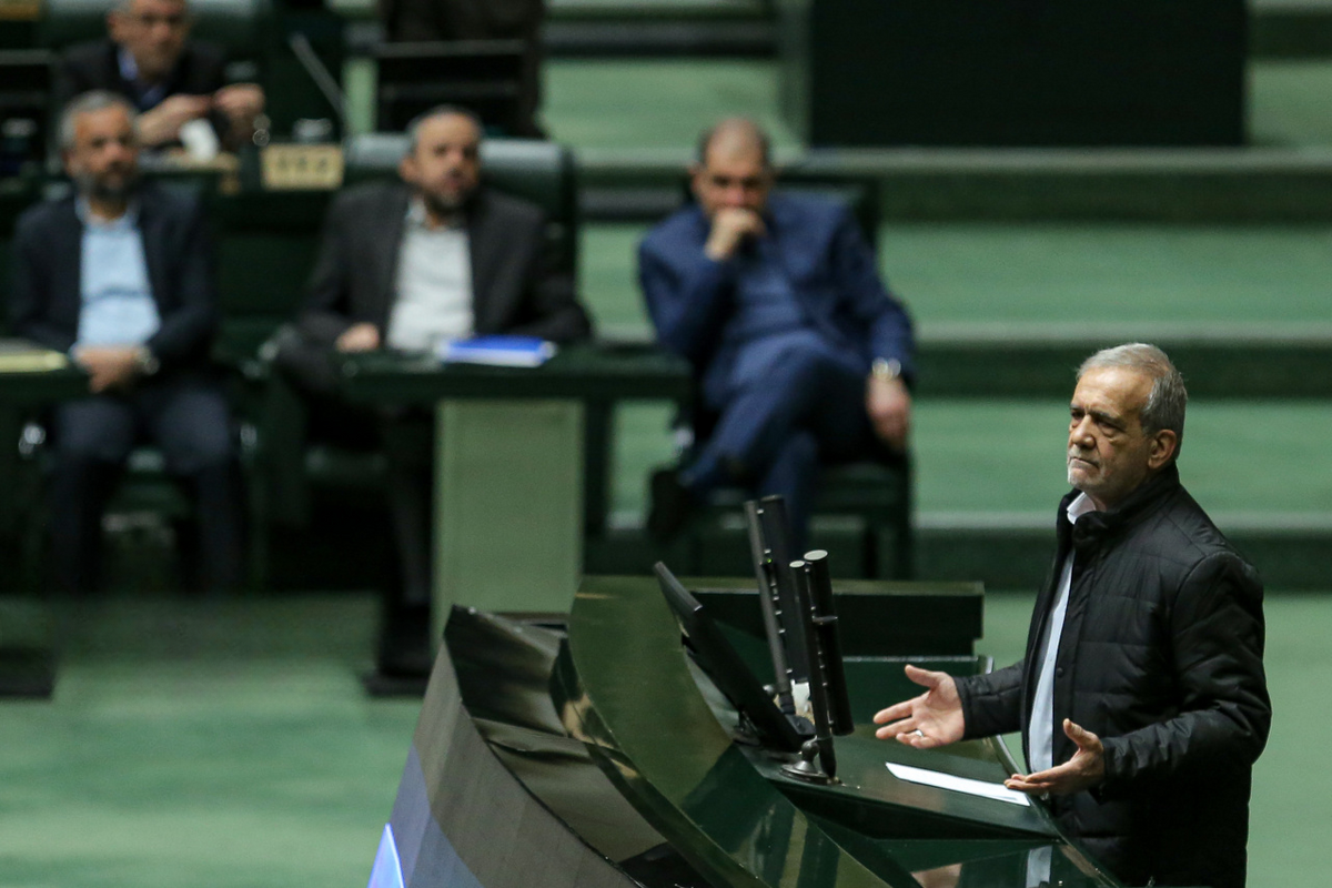 پزشکیان: زندگی معمولی شهید رئیسی و شهدای خدمت پاسخ محکم به ادعاهای دشمنان نظام است